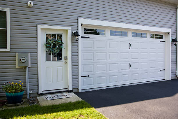 24/7 Emergency Garage Door Panel Replacement experts in Rugby, ND